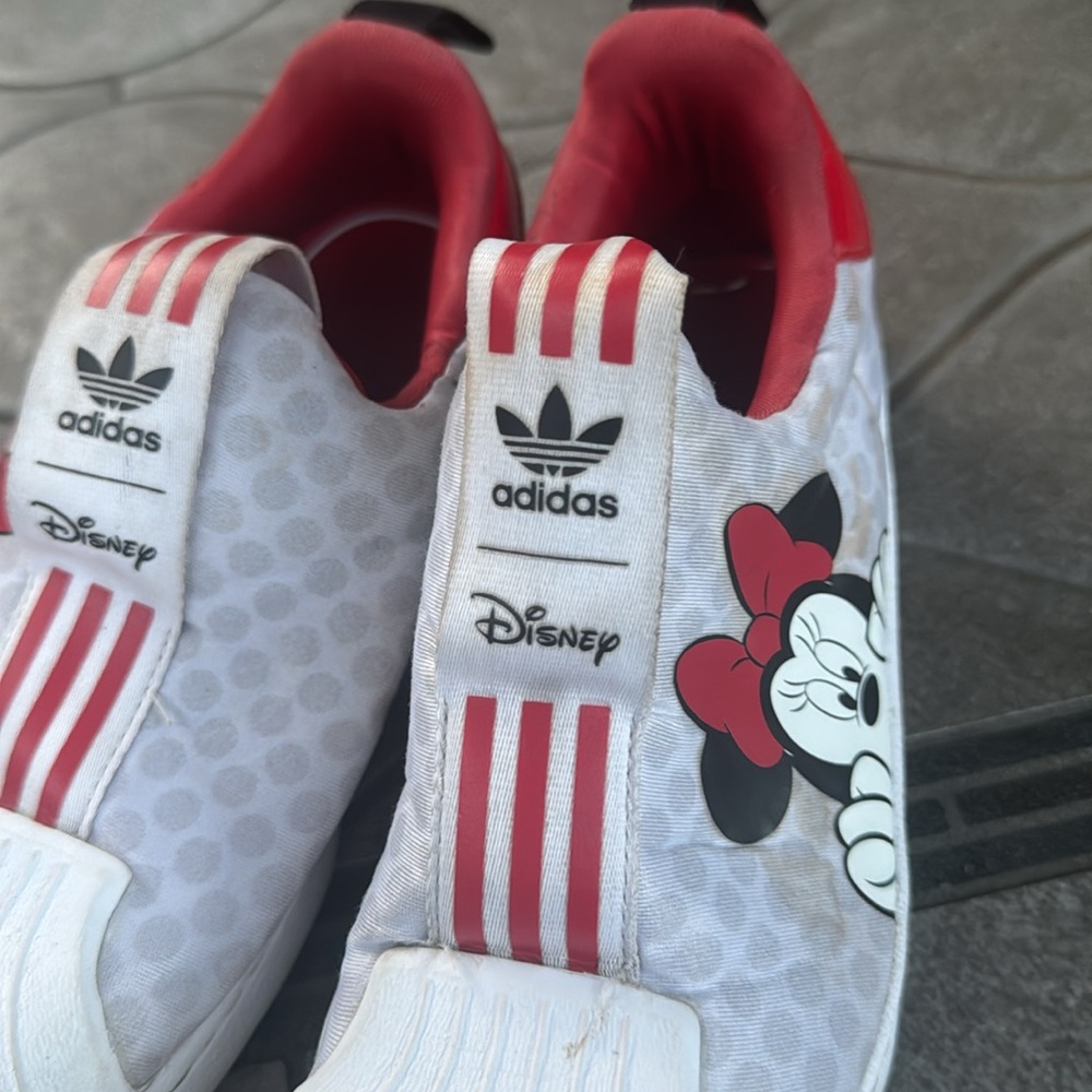 Girls Adidas Minnie Mouse shoes - Picture 3 of 5